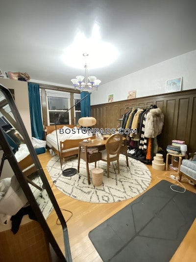 Brookline 5 Beds 2 Baths  Boston University - $7,500