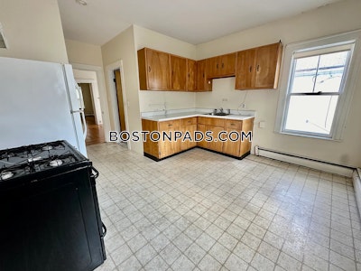 Somerville 1 Bed 1 Bath  Tufts - $2,600