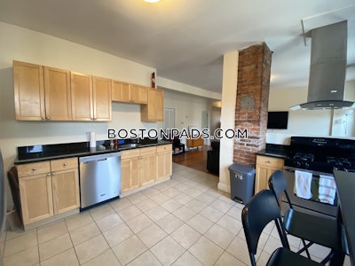 Mission Hill Stunning 3 Bed 1 Bath on Lawn Street in Mission Hill Boston - $4,800