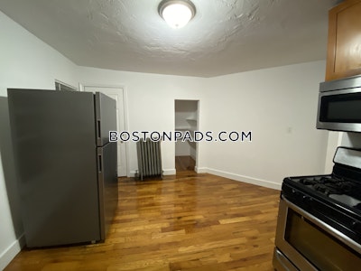 Dorchester 3 Beds 1 Bath Boston - $3,418 50% Fee