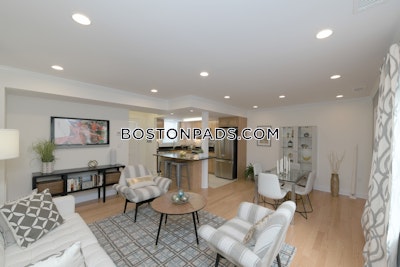 Brookline Apartment for rent 1 Bedroom 1 Bath  Chestnut Hill - $3,135 No Fee